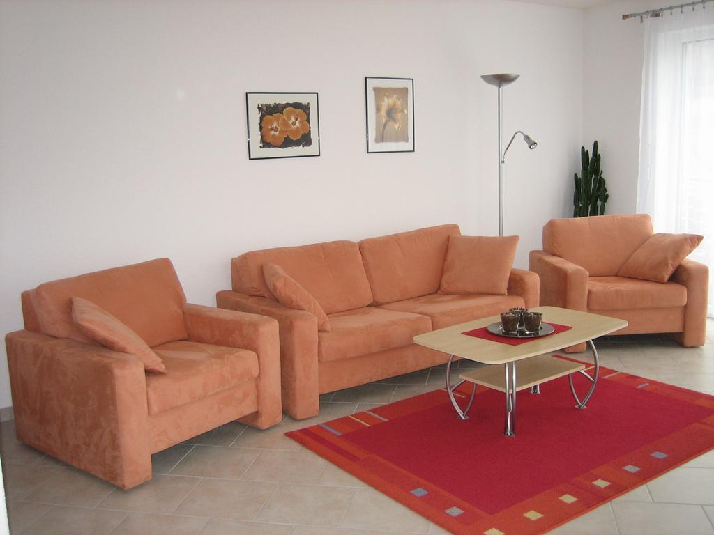 Haus Lorenz, Ferienwohnungen اممنستاد ام بودينسي المظهر الخارجي الصورة